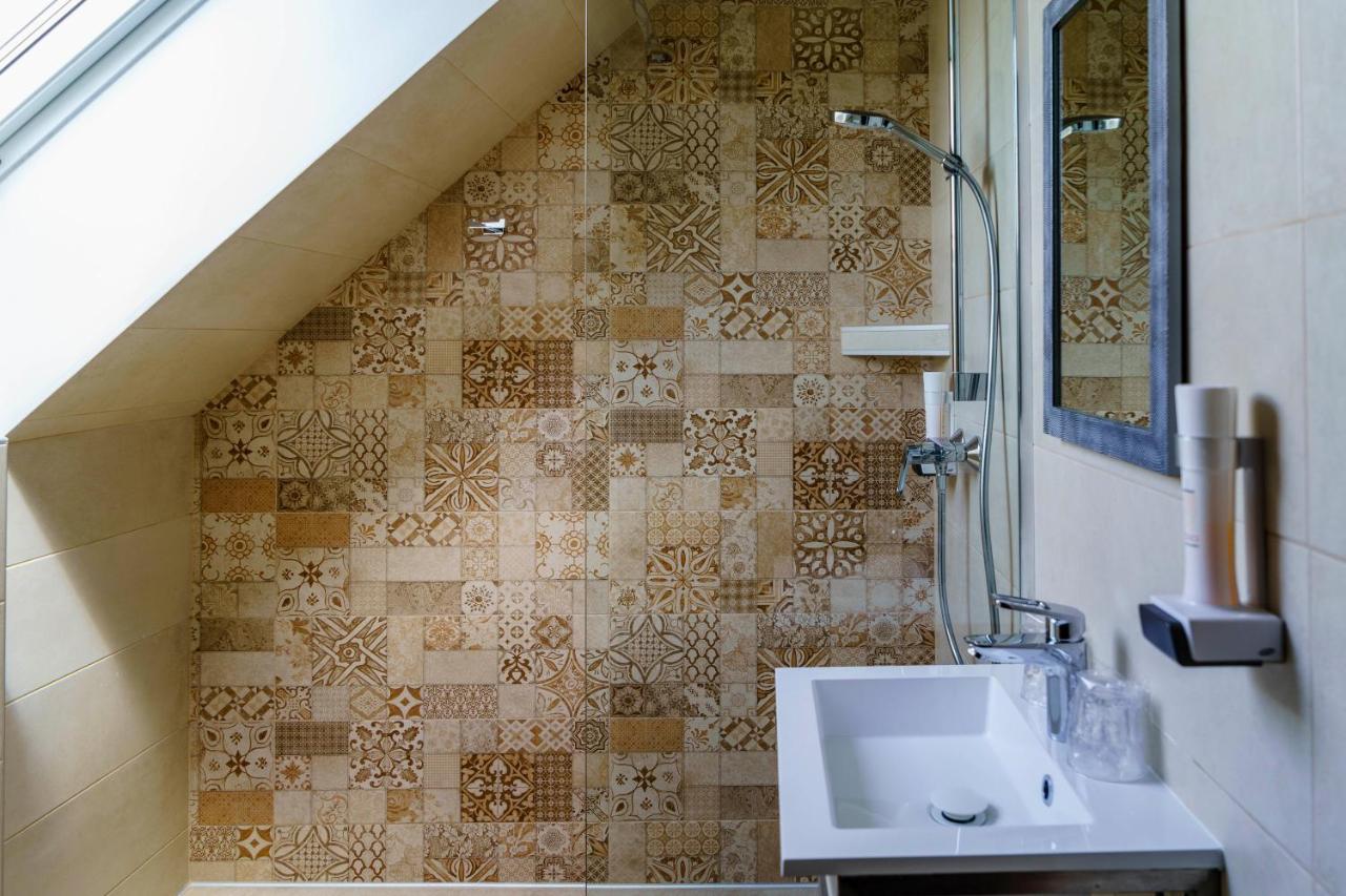 Dominium Pinceszet Es Panzio Bed & Breakfast Gyöngyös Dış mekan fotoğraf