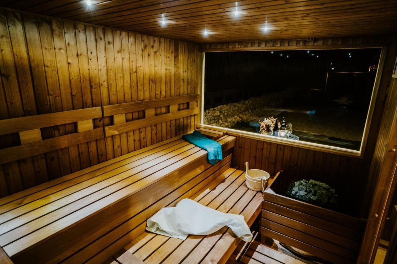 Dominium Pinceszet Es Panzio Bed & Breakfast Gyöngyös Dış mekan fotoğraf